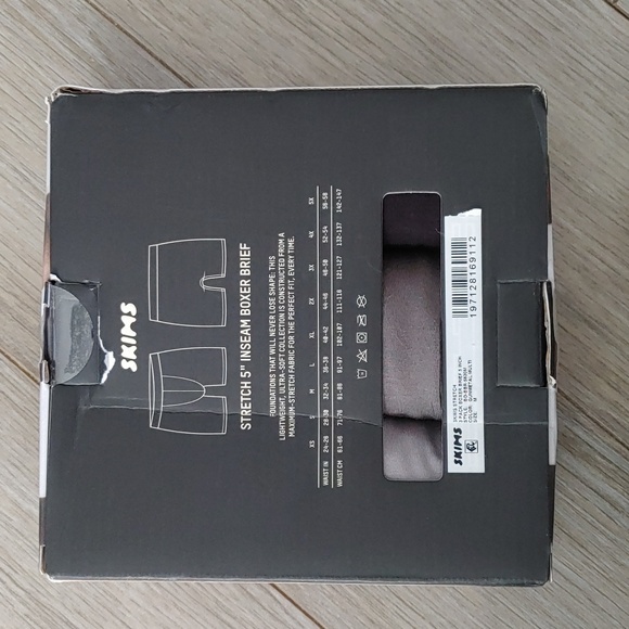 SKIMS Stretch 3 Pieces 5" Inseam Boxer Set - Picture 4 of 5